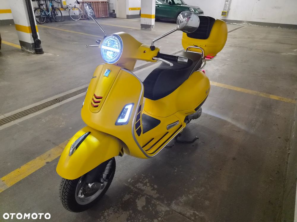 Vespa GTS - 21