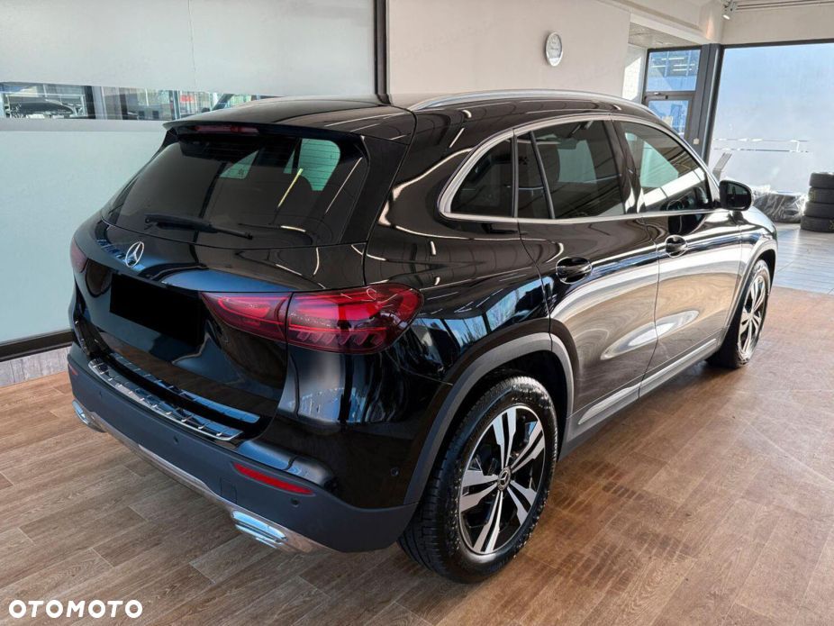 Mercedes-Benz GLA 200 mHEV Progressive 7G-DCT - 4