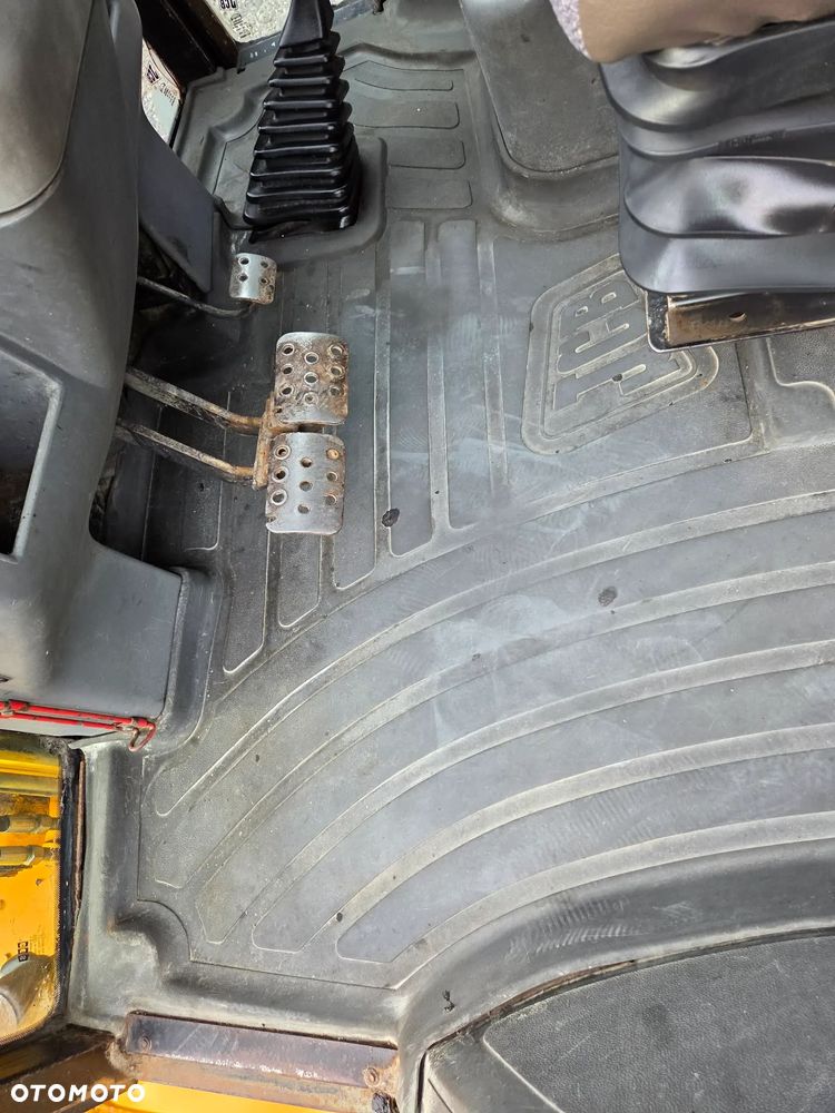 JCB 3CX - 17