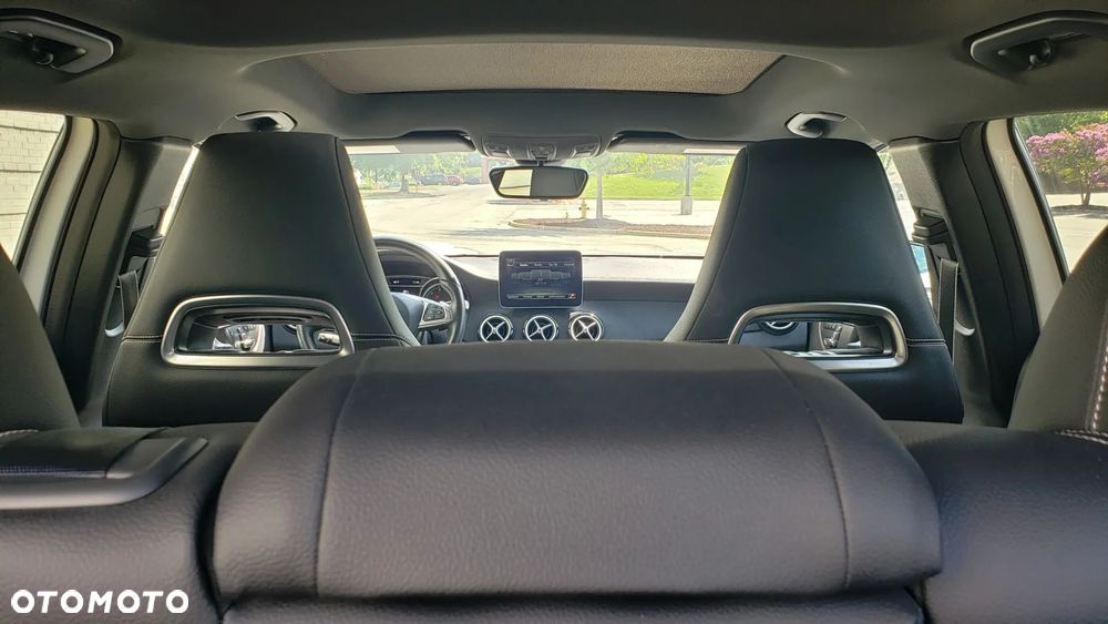 Mercedes-Benz GLA 250 7G-DCT Peak Edition - 15