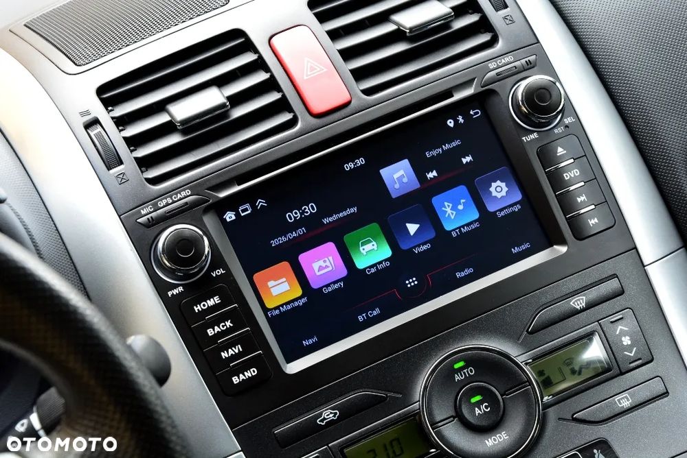 Toyota Auris 1.8 HSD Prestige NAVI - 10
