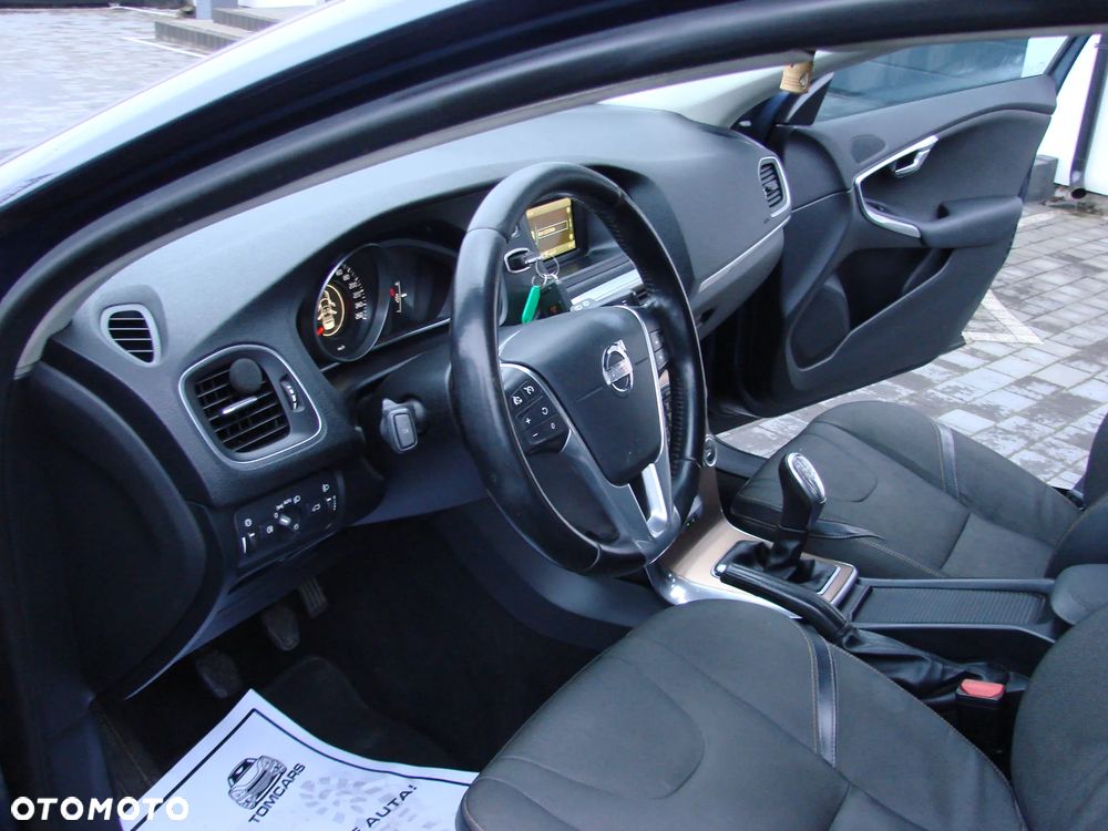 Volvo V40 Cross Country - 18