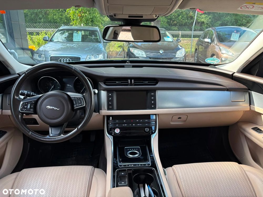 Jaguar XF E-Performance Prestige - 15