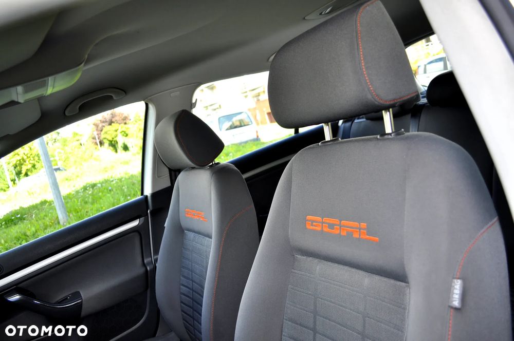 Volkswagen Golf - 16