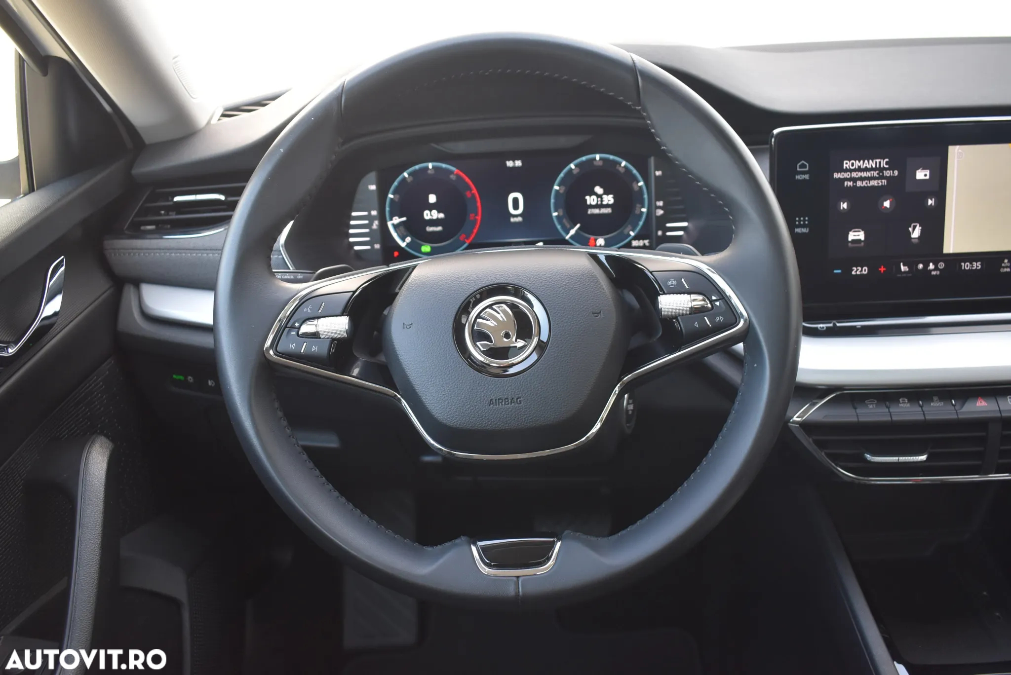 Skoda Octavia Combi 2.0 TDI DSG Style - 25