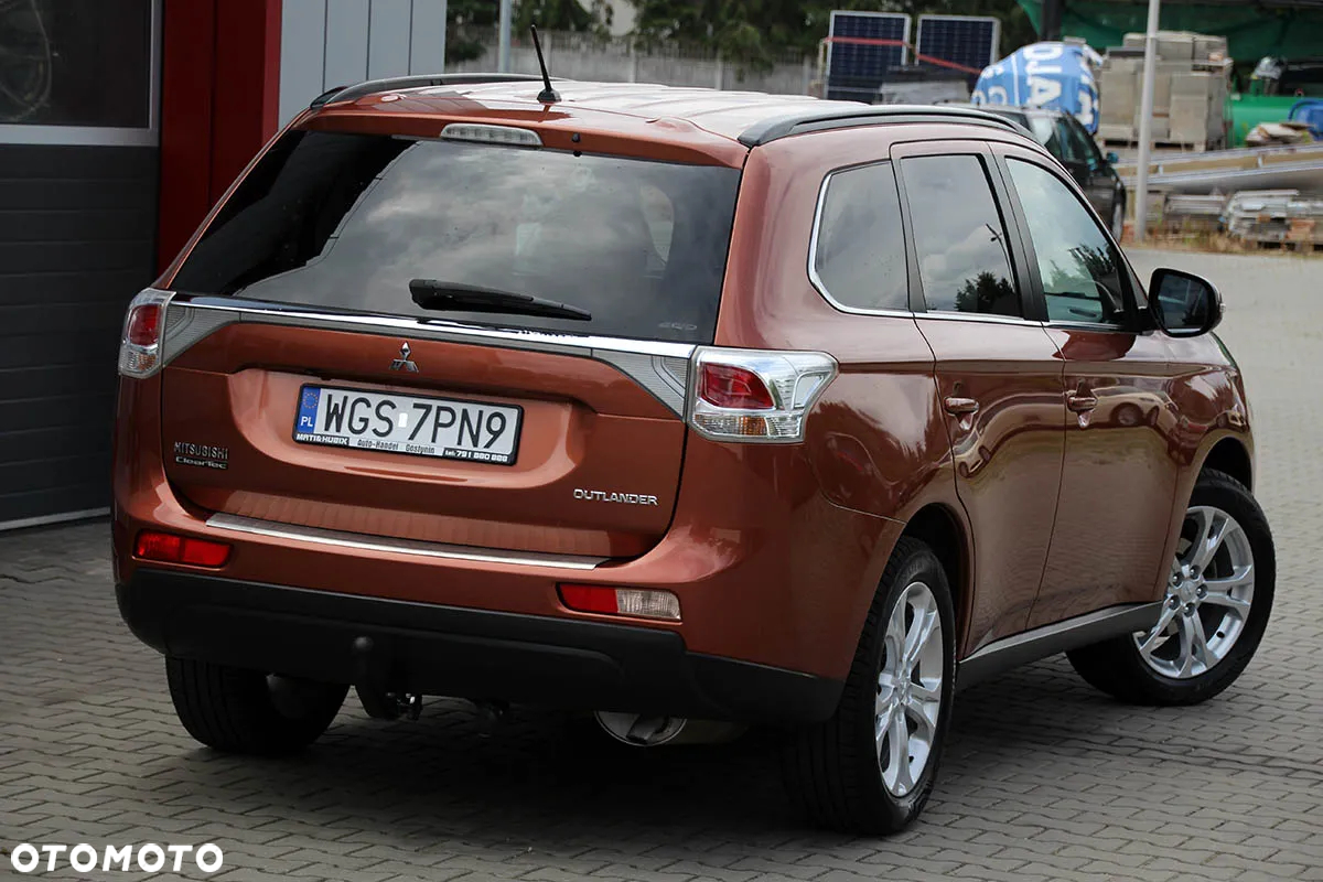 Mitsubishi Outlander 2.2 DID Intense + 4WD - 4