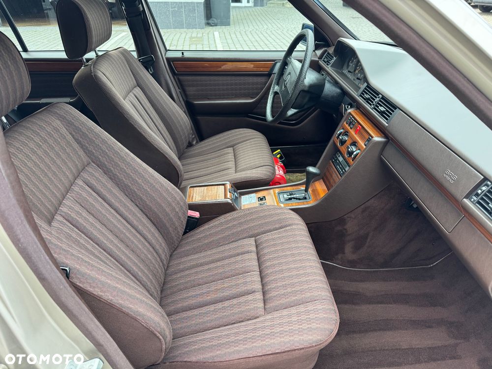 Mercedes-Benz W124 (1984-1993) - 19