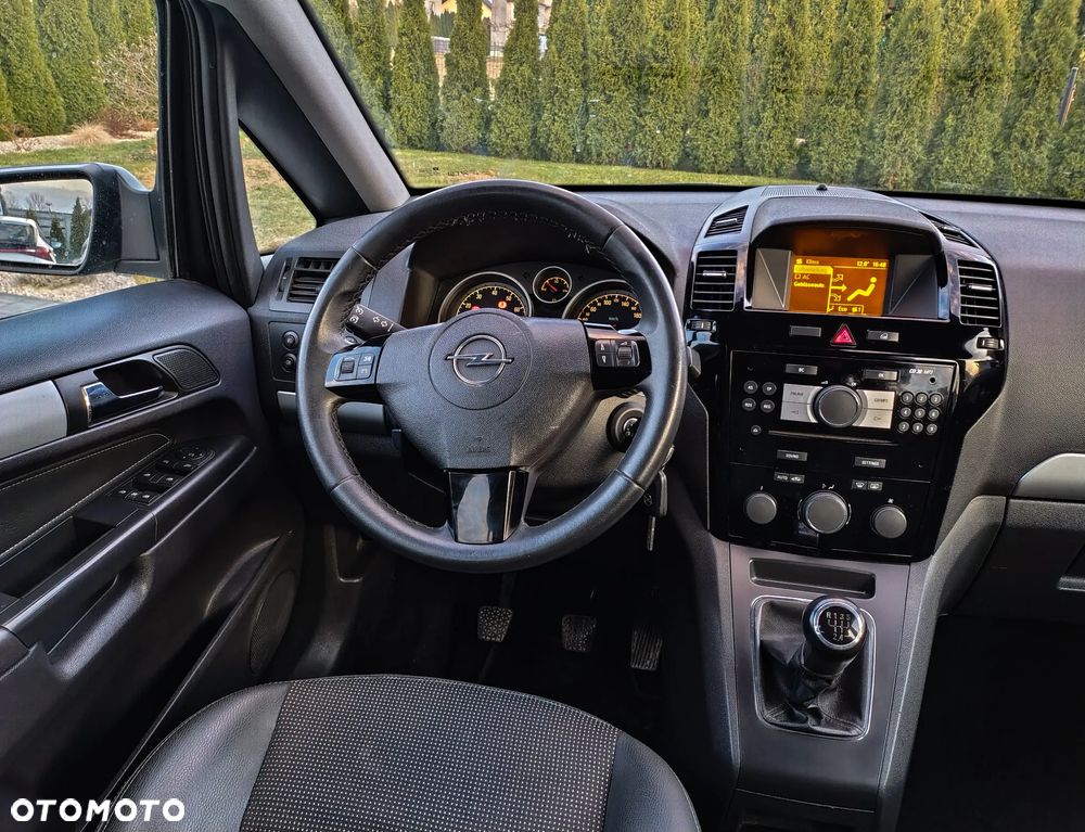 Opel Zafira 1.8 Cosmo - 12