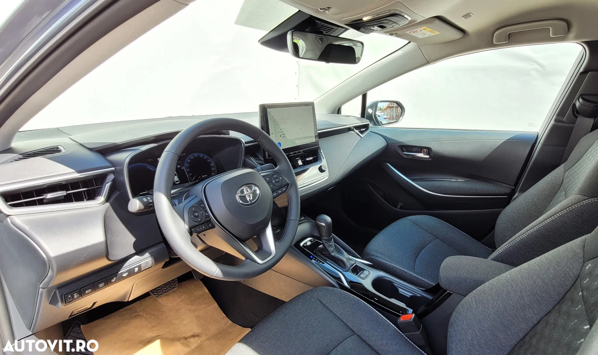 Toyota Corolla 1.8 HSD Business - 11