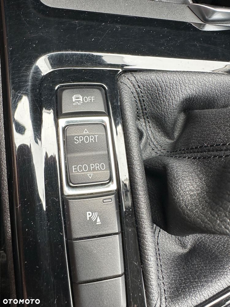 BMW X1 sDrive18d Sport Line - 13