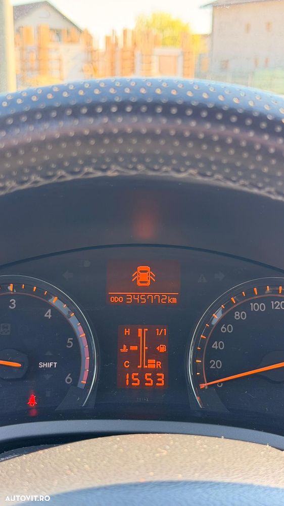 Toyota Avensis 2.0 D-4D Executive - 7