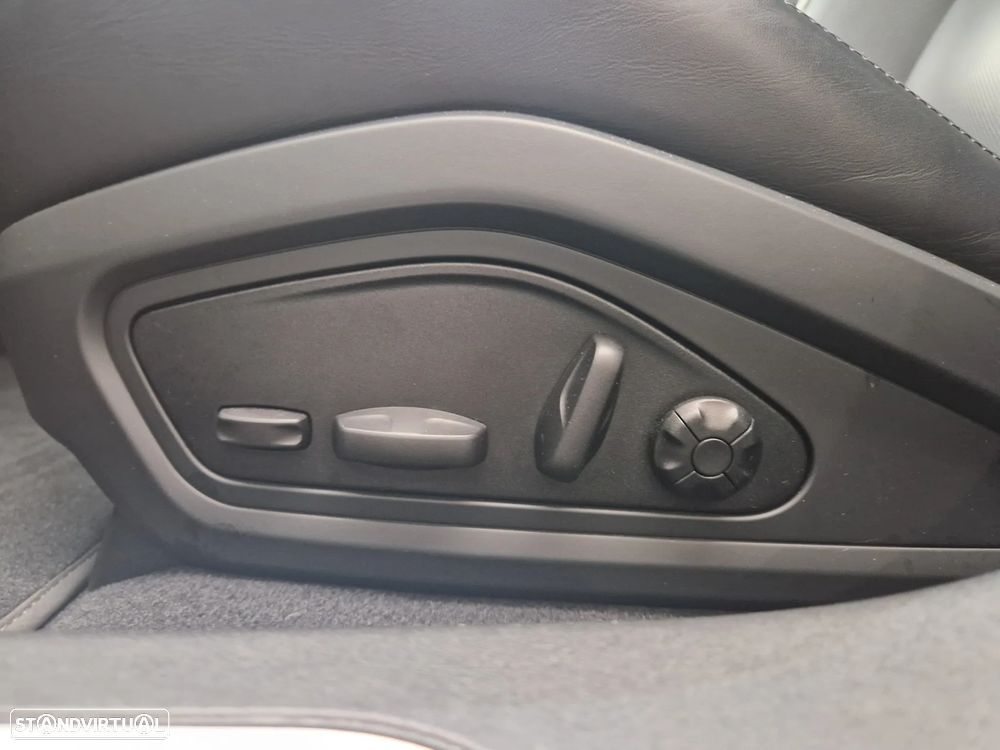 Porsche Taycan Standard - 32