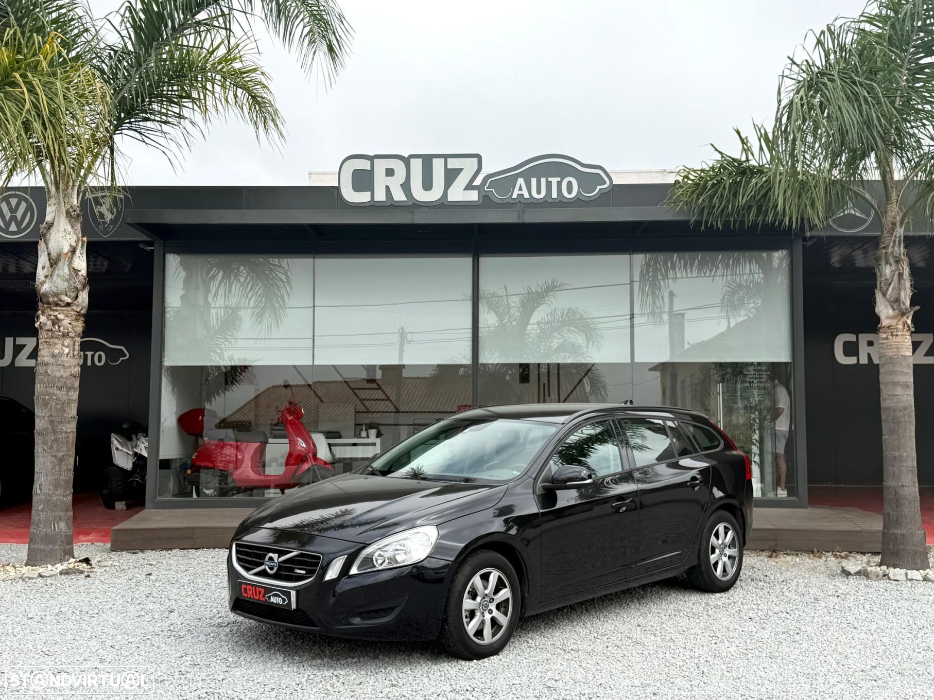 Volvo V60 1.6 D2 Drive Kinetic Start/Stop - 1