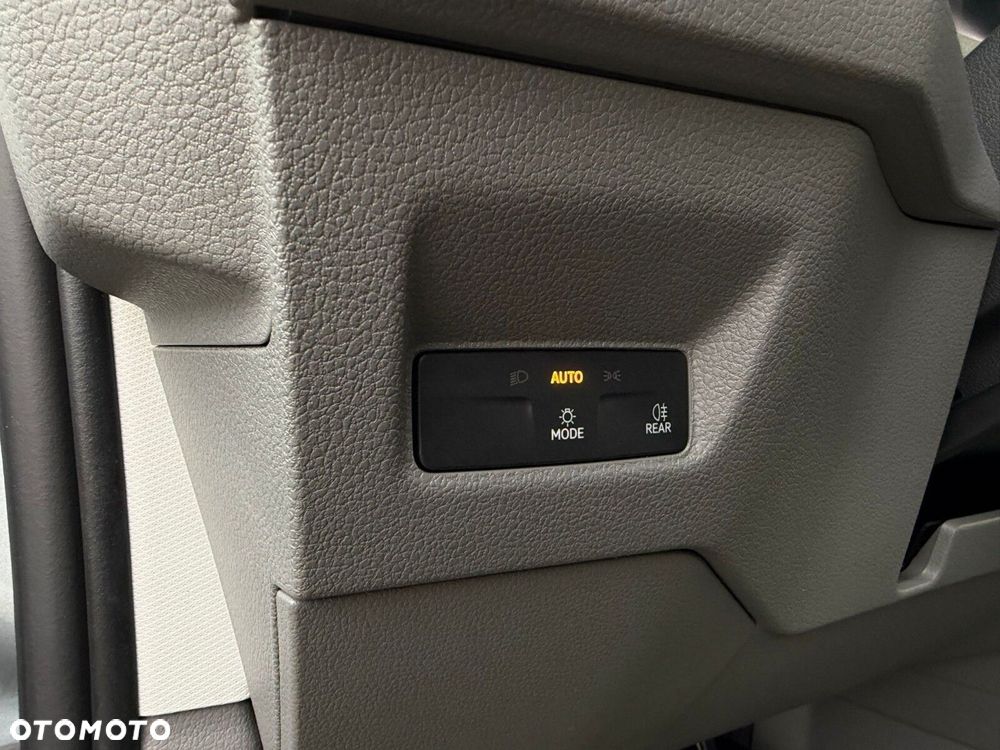 Volkswagen Crafter 35 2.0 TDI L4H3 4490 177KM AUTOMAT - 22