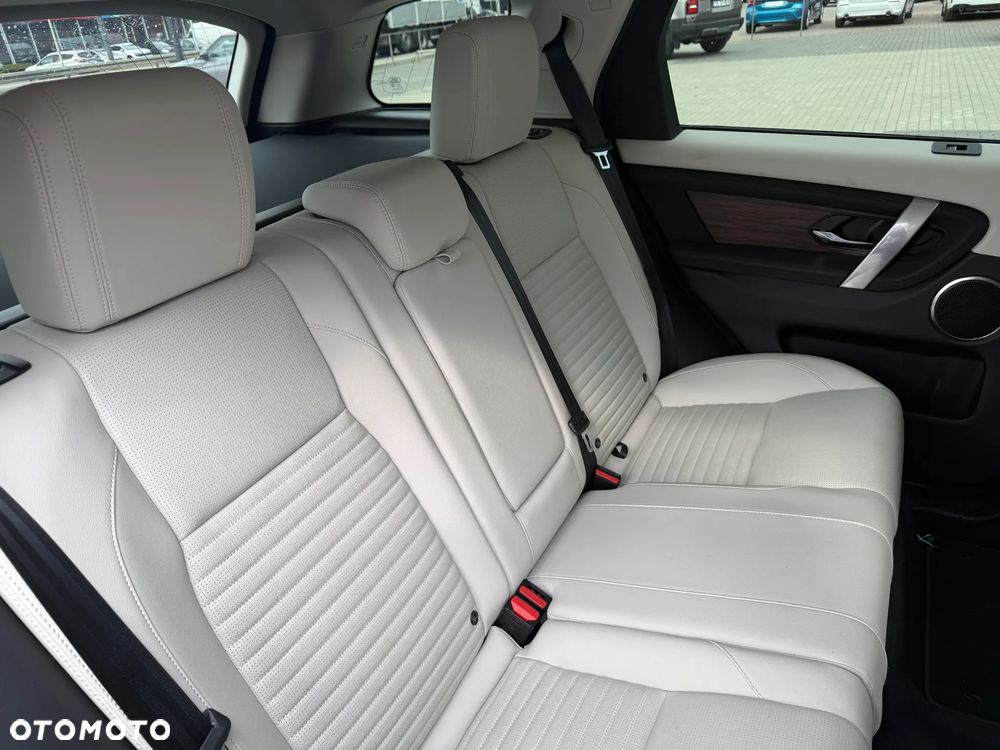 Land Rover Discovery Sport D200 - 17
