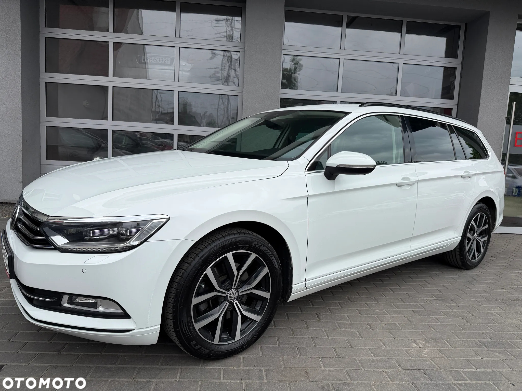 Volkswagen Passat 1.8 TSI BMT Comfortline - 32