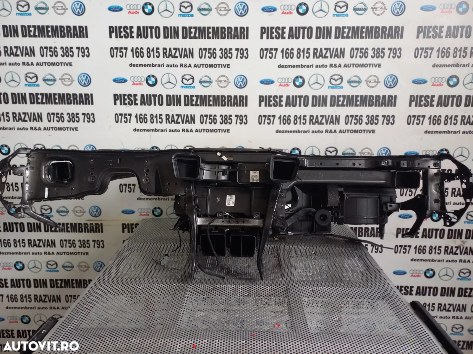 Carcasa Aeroterma Tulumba Traversa Armatura Bord Audi A8 4H D4 An 2010-2011-2012-2013-2014-2015-201 - 4