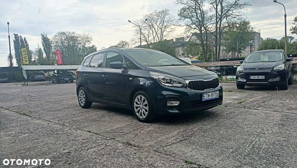 Kia Carens 1.7 CRDi L 7os - 9