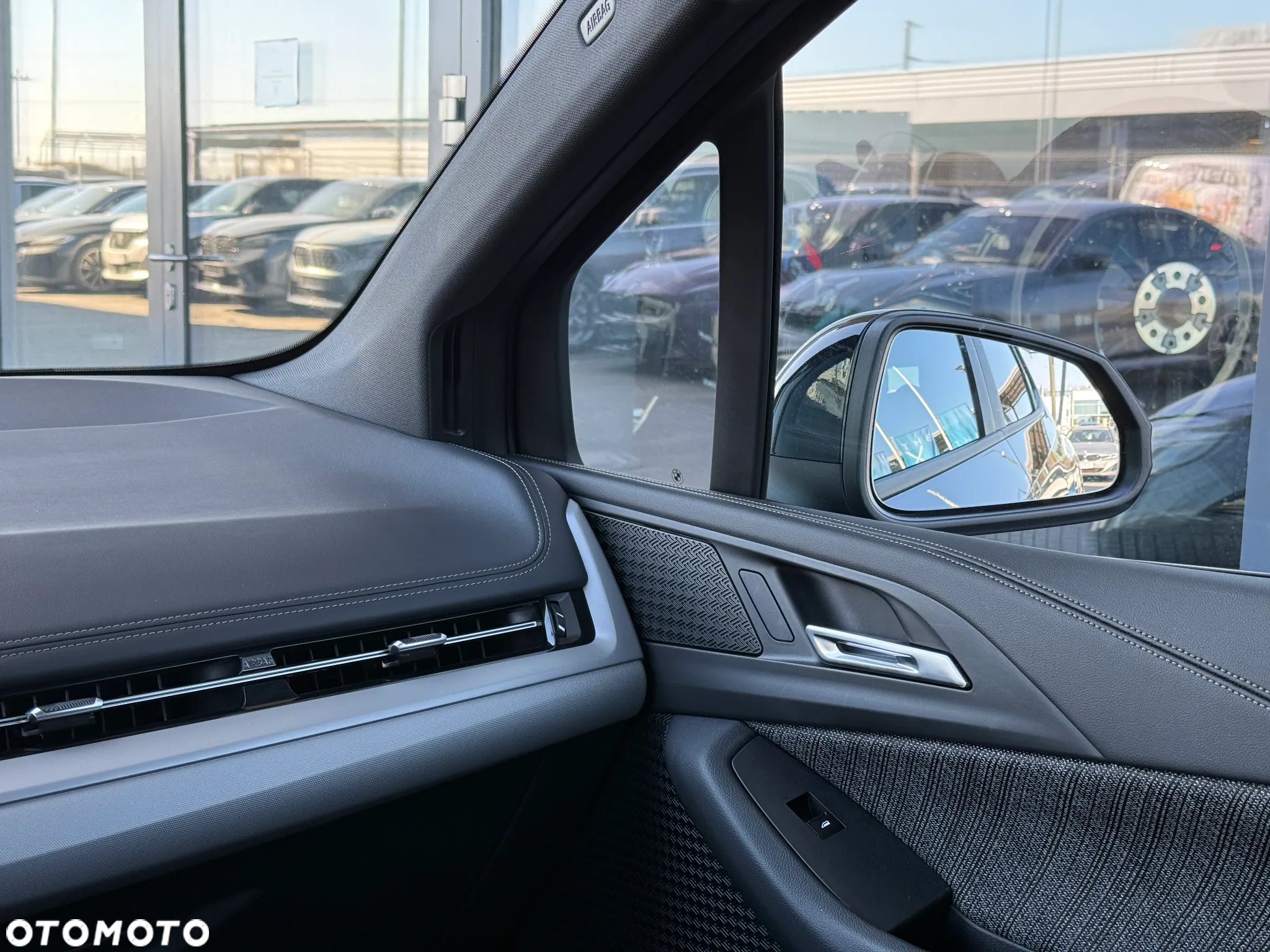 BMW Seria 2 218i - 12