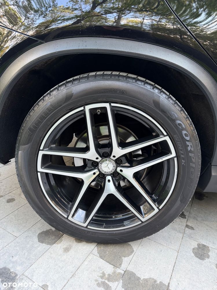 Mercedes-Benz GLE - 12