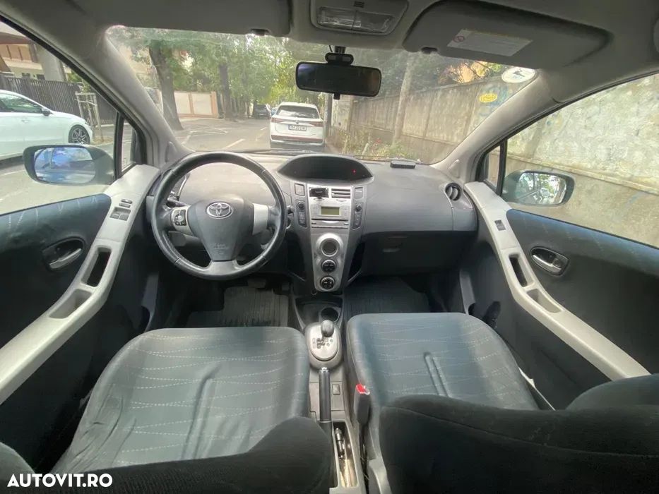 Toyota Yaris - 7