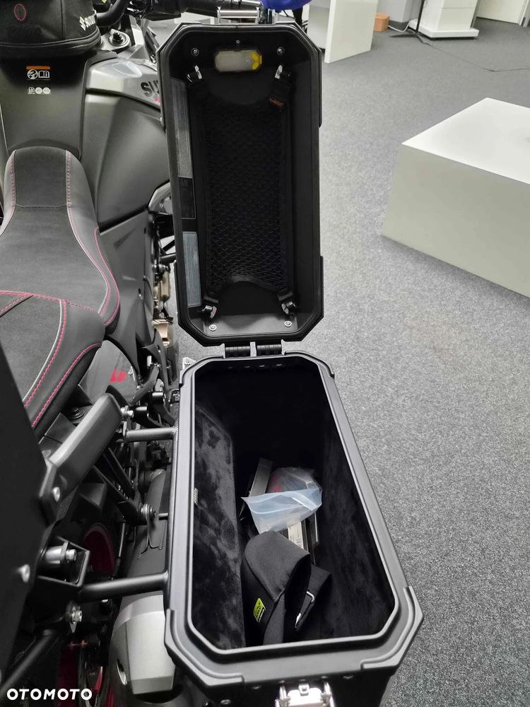 Suzuki V-STROM - 17