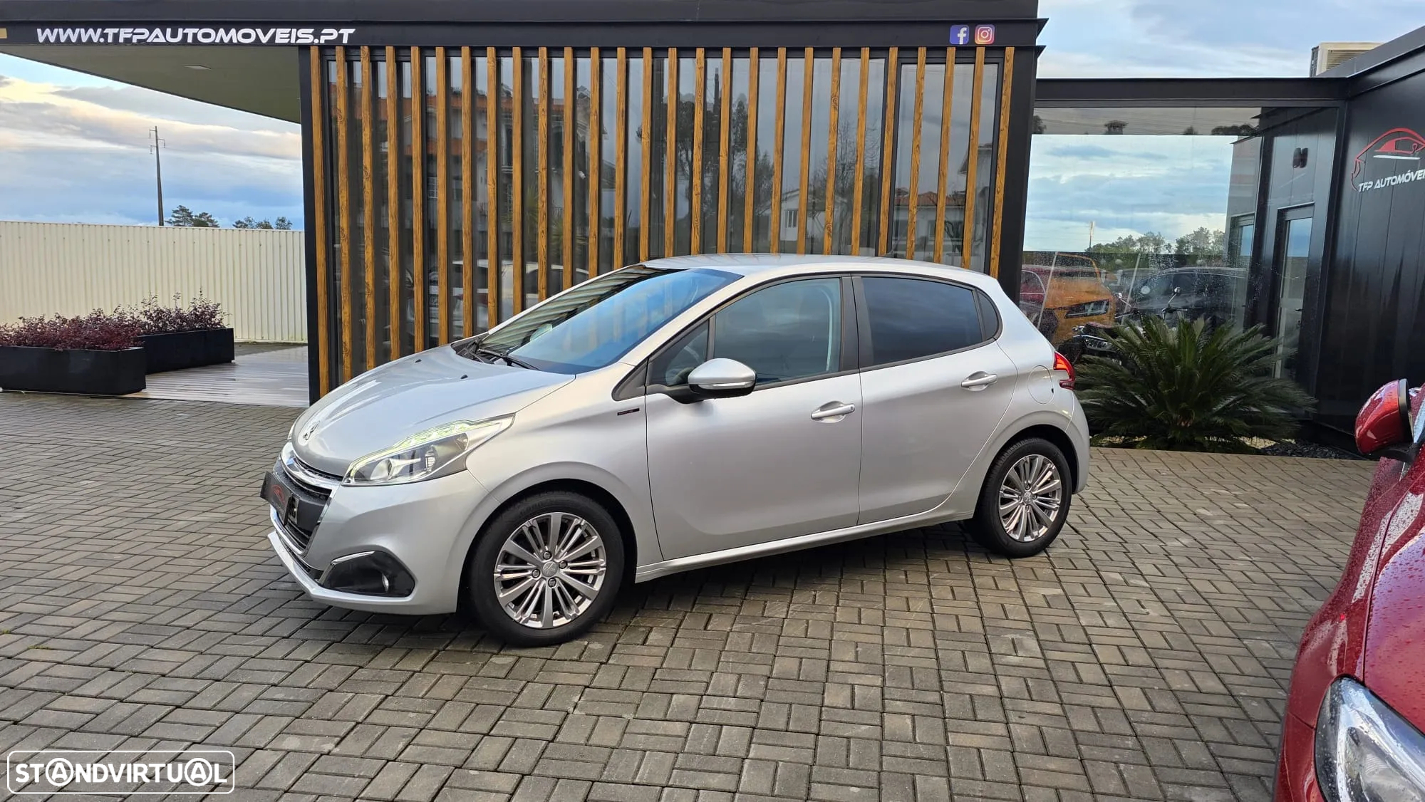 Peugeot 208 1.5 BlueHDi Signature - 5