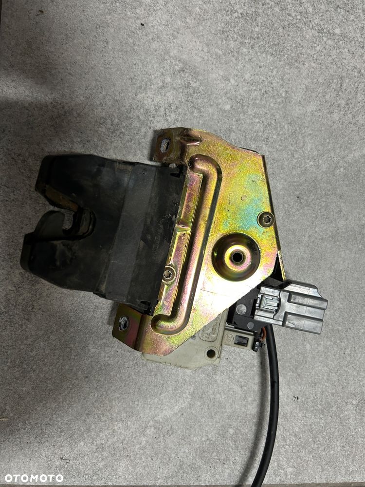ZAMEK KLAPY TYŁ 8652398 VOLVO s80 S60 I SEDAN 3PIN 00-04 - 2