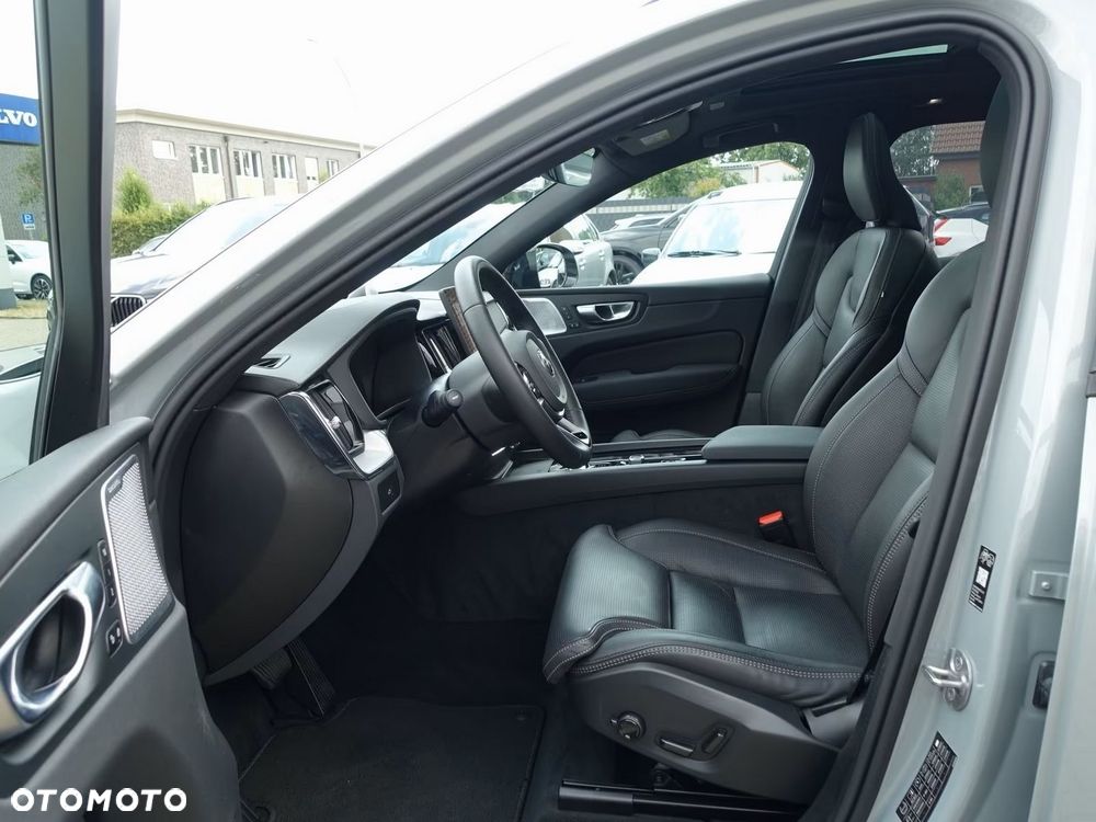 Volvo XC 60 B5 B AWD Ultra Black Edition - 10