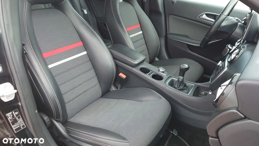 Mercedes-Benz Klasa A 180 (BlueEFFICIENCY) - 23