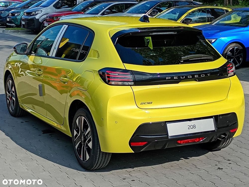 Peugeot 208 - 12