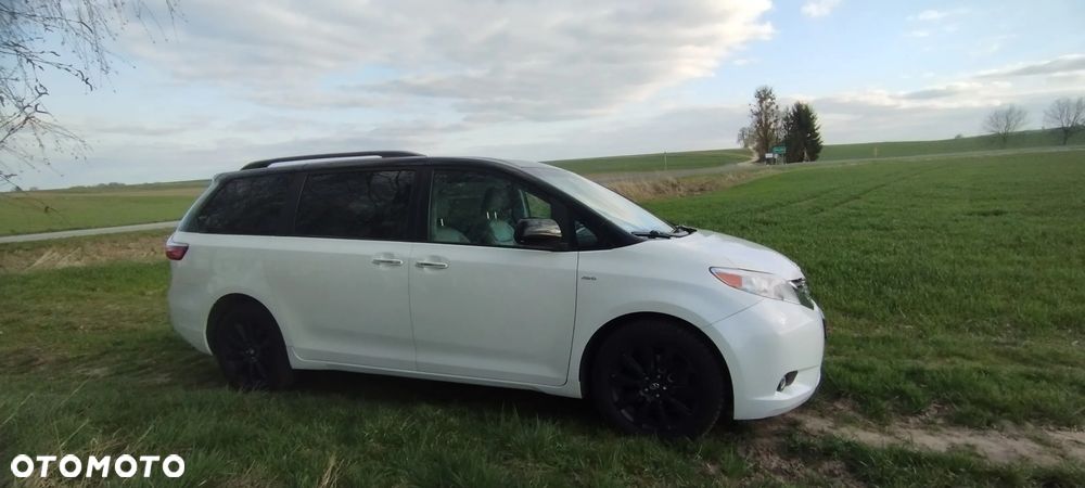 Toyota Sienna 3.5 V6 XLE AWD - 7
