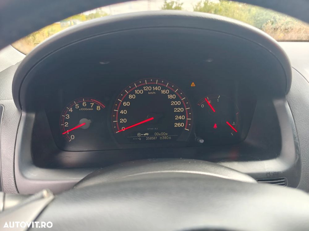 Honda Accord 2.0 i Tourer ES - 13