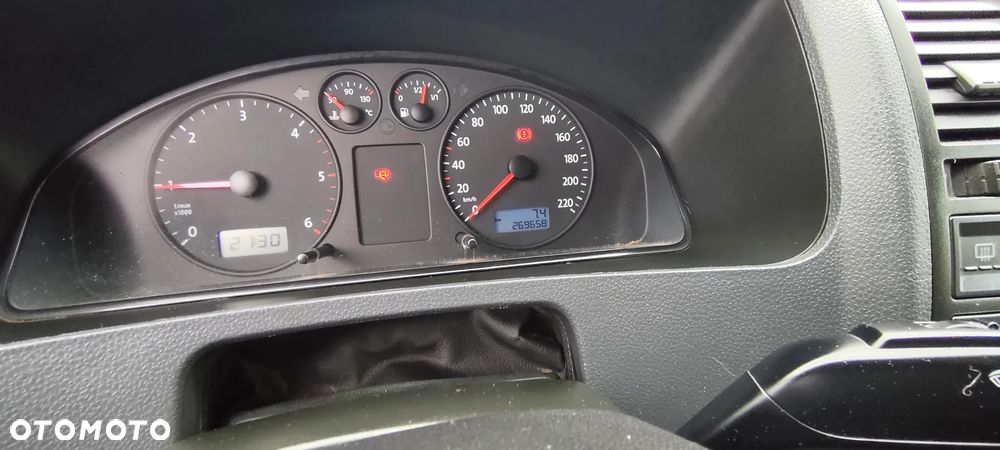 Volkswagen Transporter T5 Volksbus - 16