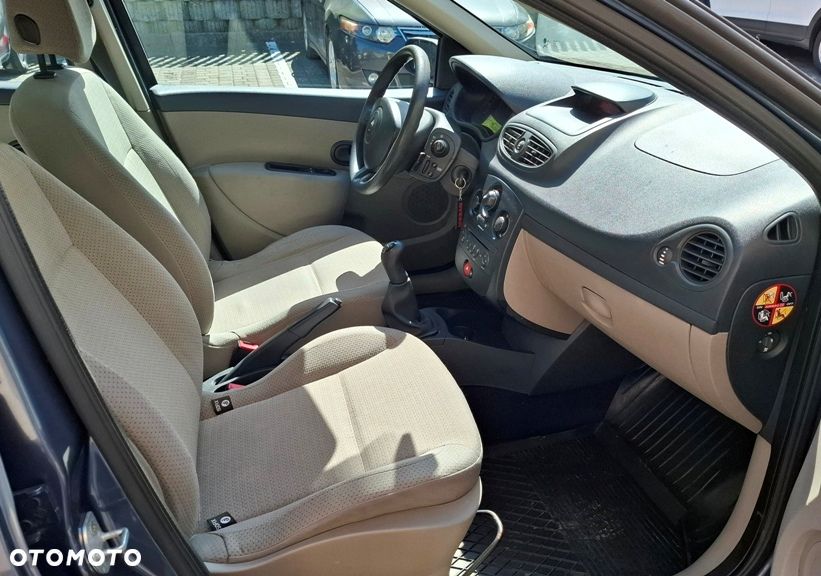 Renault Clio 1.2 16V Expression - 9