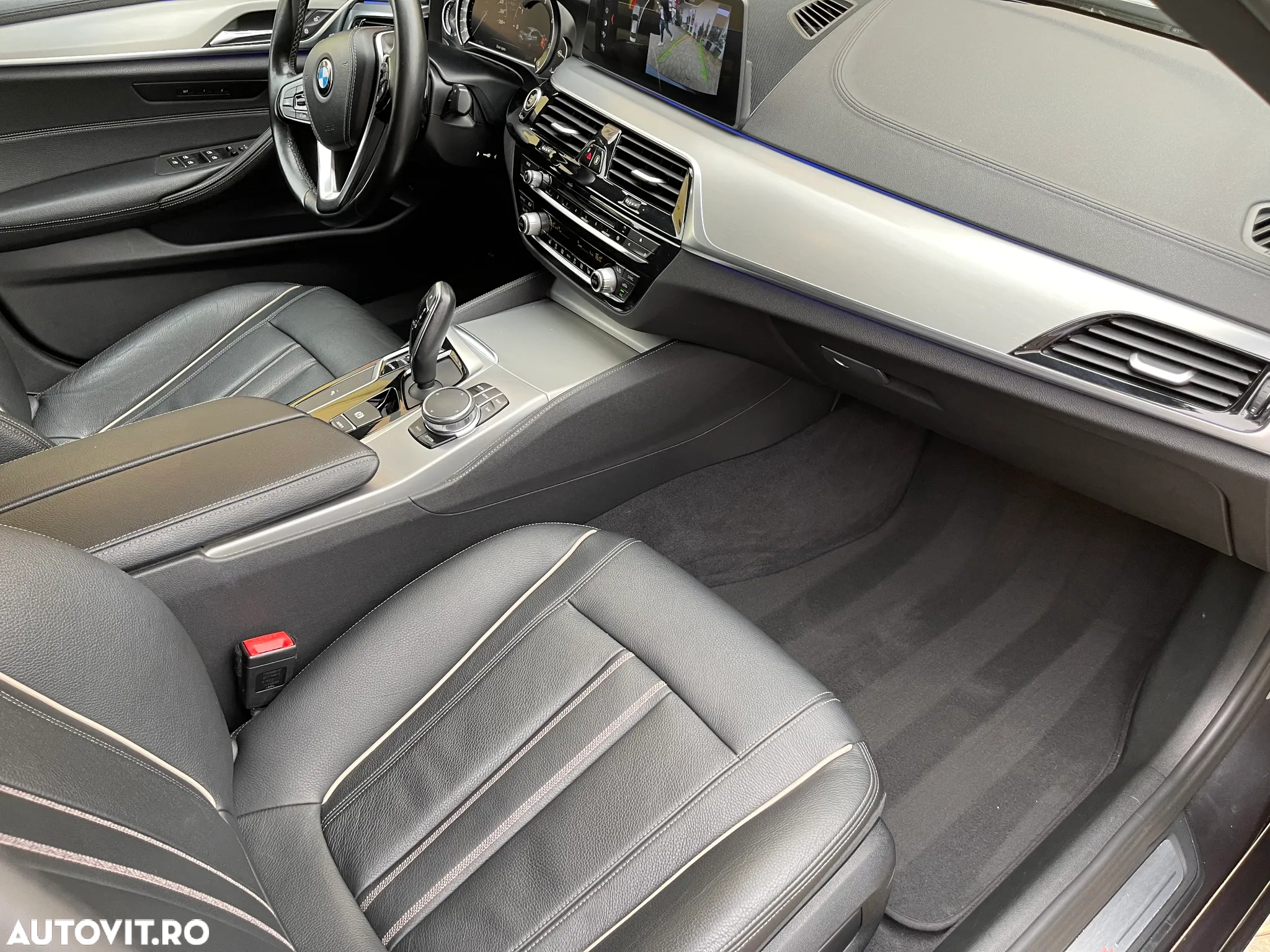 BMW Seria 5 520d xDrive AT - 27