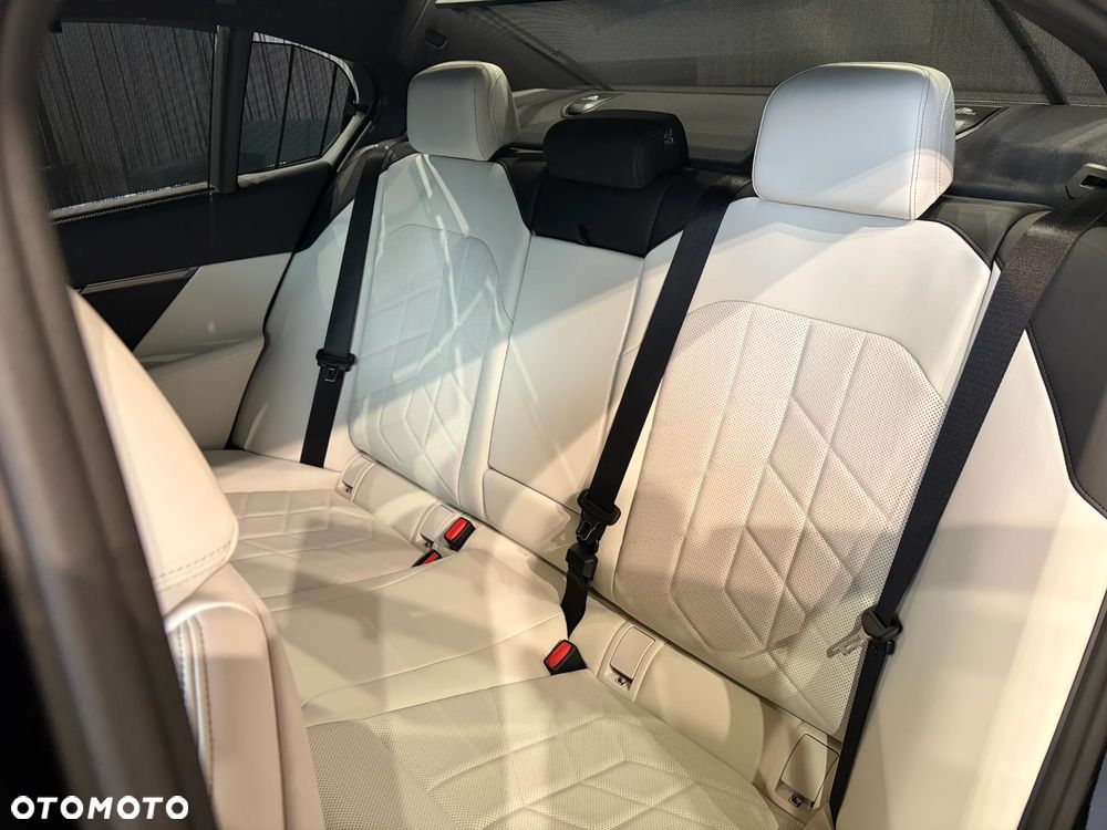 BMW Seria 5 520i mHEV M Sport - 29