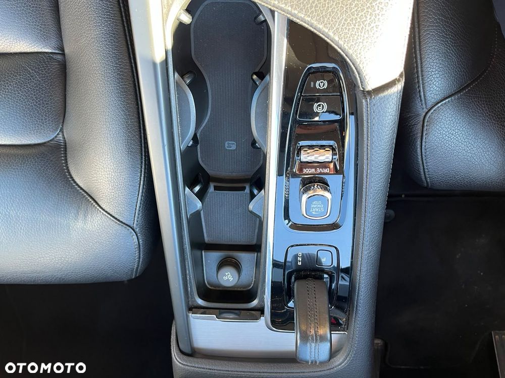 Volvo XC 90 - 27