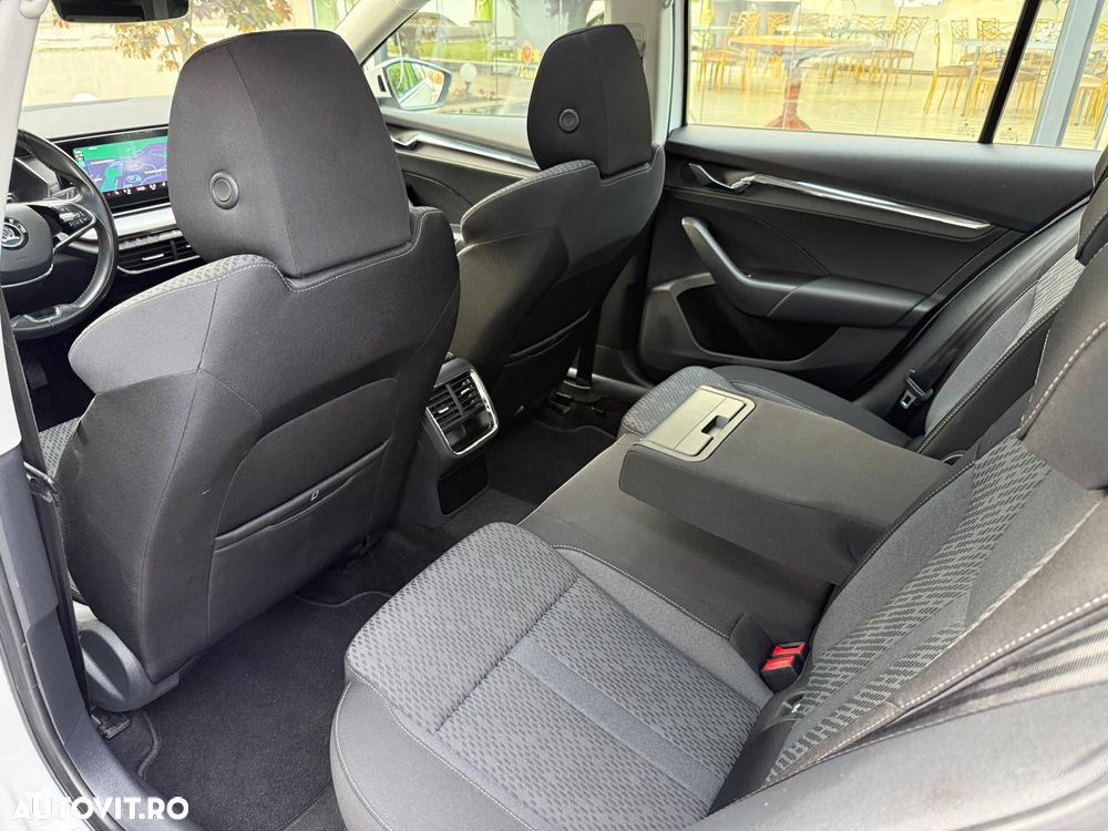 Skoda Octavia 2.0 TDI STYLE DSG - 5