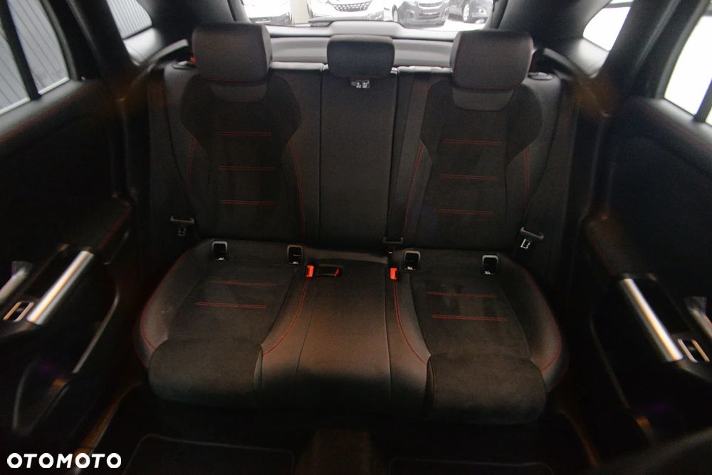 Mercedes-Benz GLA 200 d 4Matic 8G-DCT AMG Line - 9