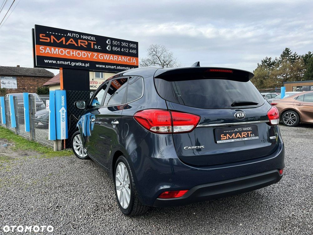 Kia Carens - 4