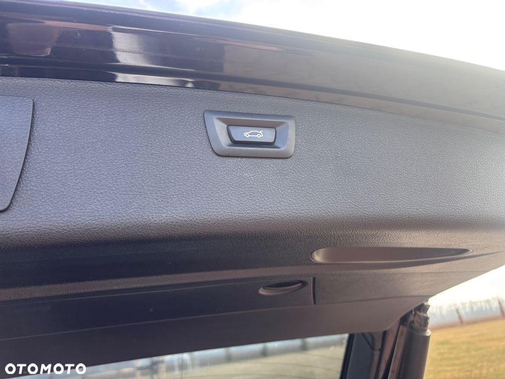 BMW Seria 3 320d M Sport - 10