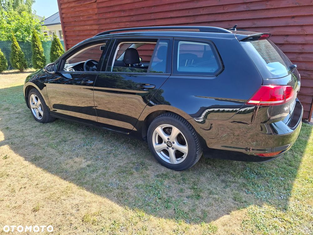 Volkswagen Golf - 6