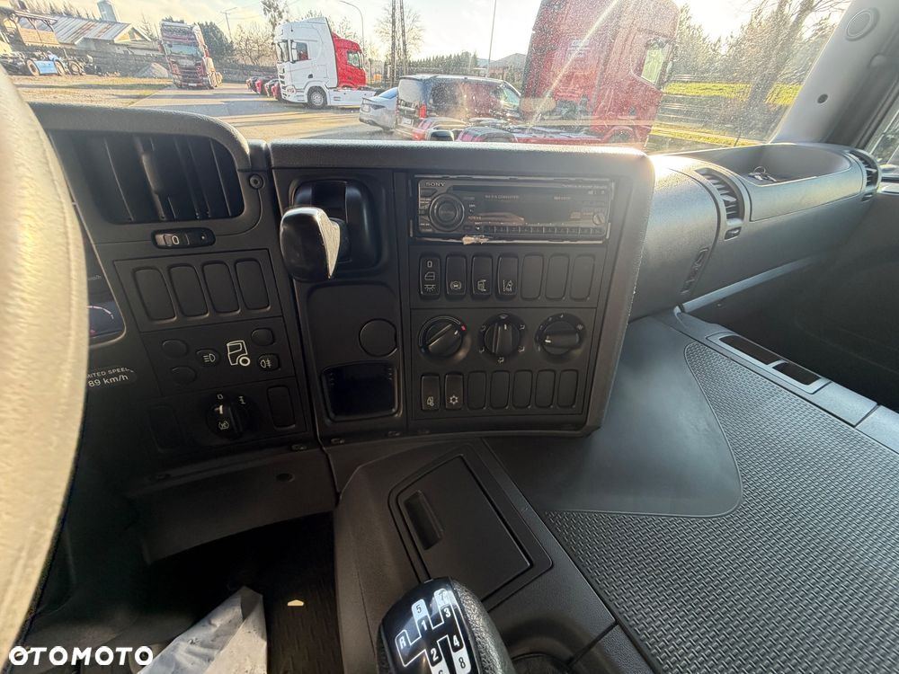 Scania P250 przód na poduszce zadbana - 7