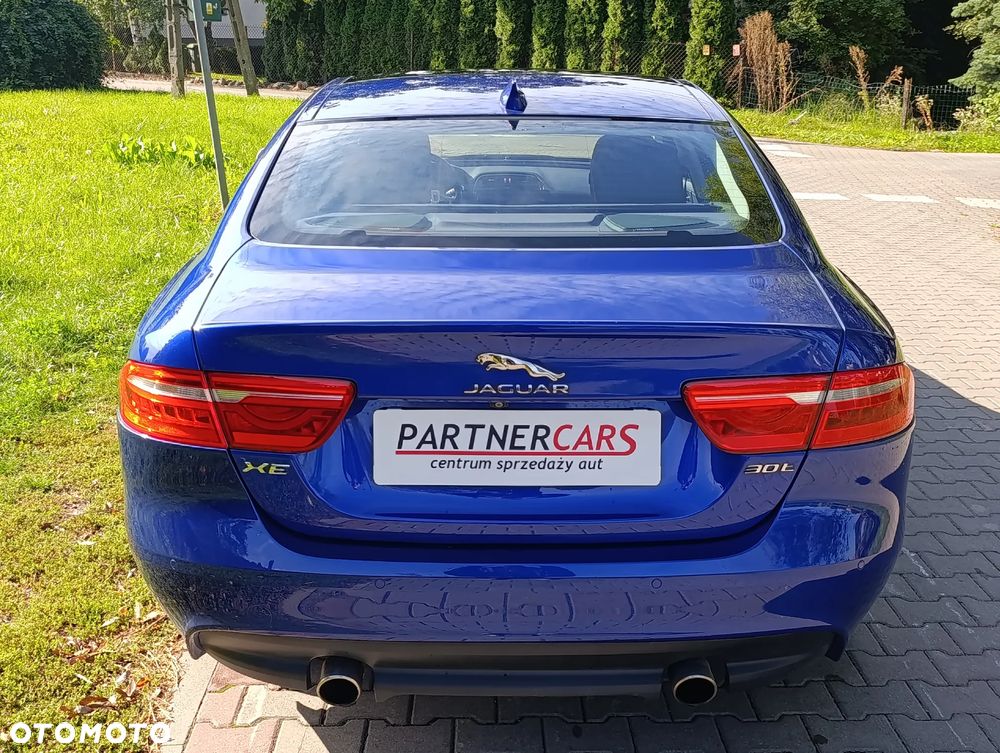 Jaguar XE - 9