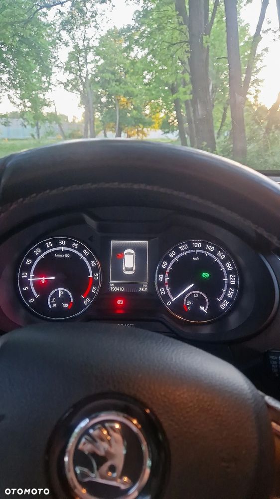 Skoda Octavia 2.0 TDI RS DSG - 6