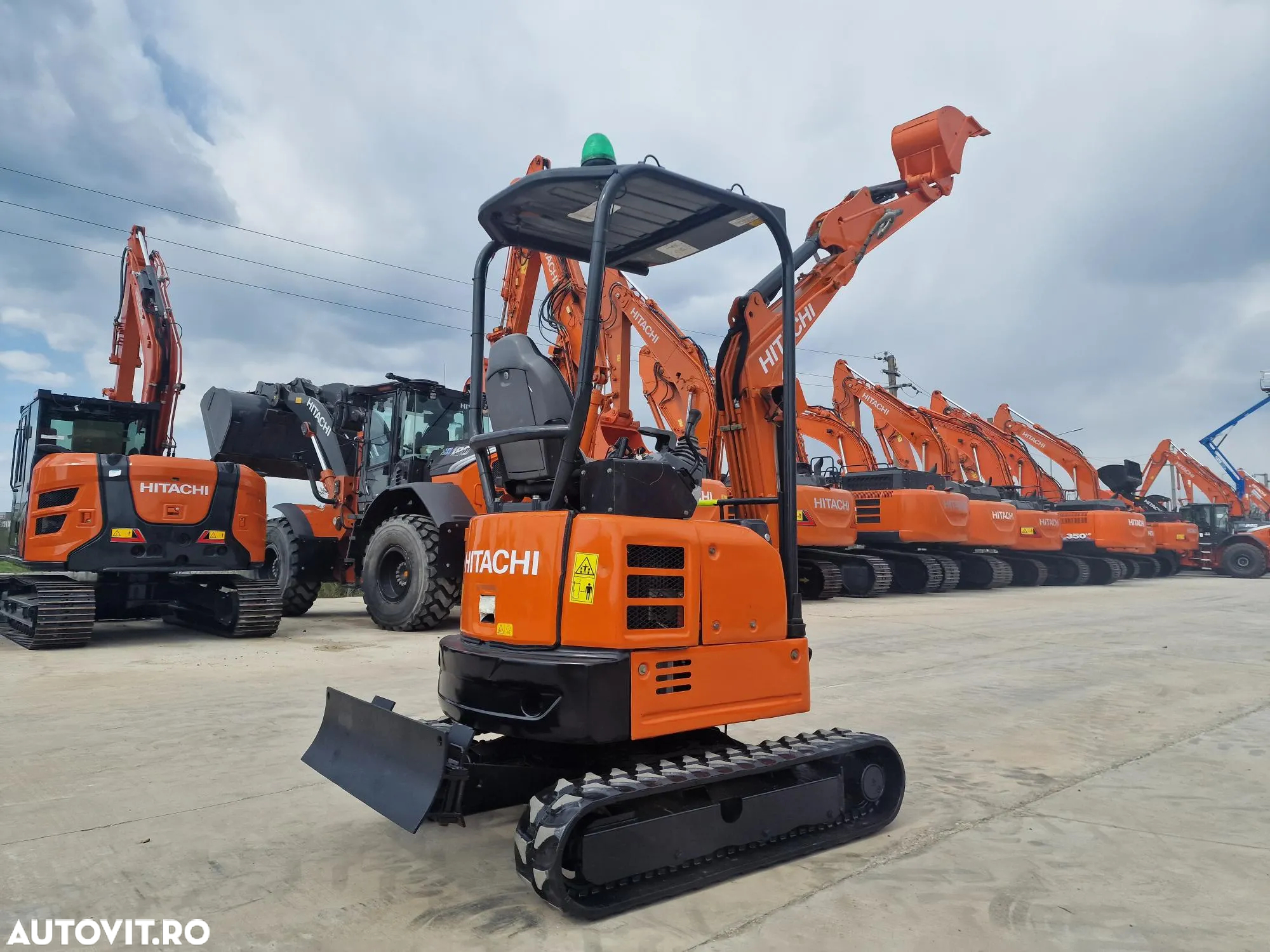 Hitachi ZX19, 2 tone, 2021, 1.689h, 19.900EUR+tva, CUPLA RAPIDA+3 cupe noi, rotire in gabarit, latime 1m, extinsii senile la 1,3m, FARA CABINA,  16CP, Inst picon, posibilitate leasing-PROMOTIE 19.900 EUR+Tva - 16
