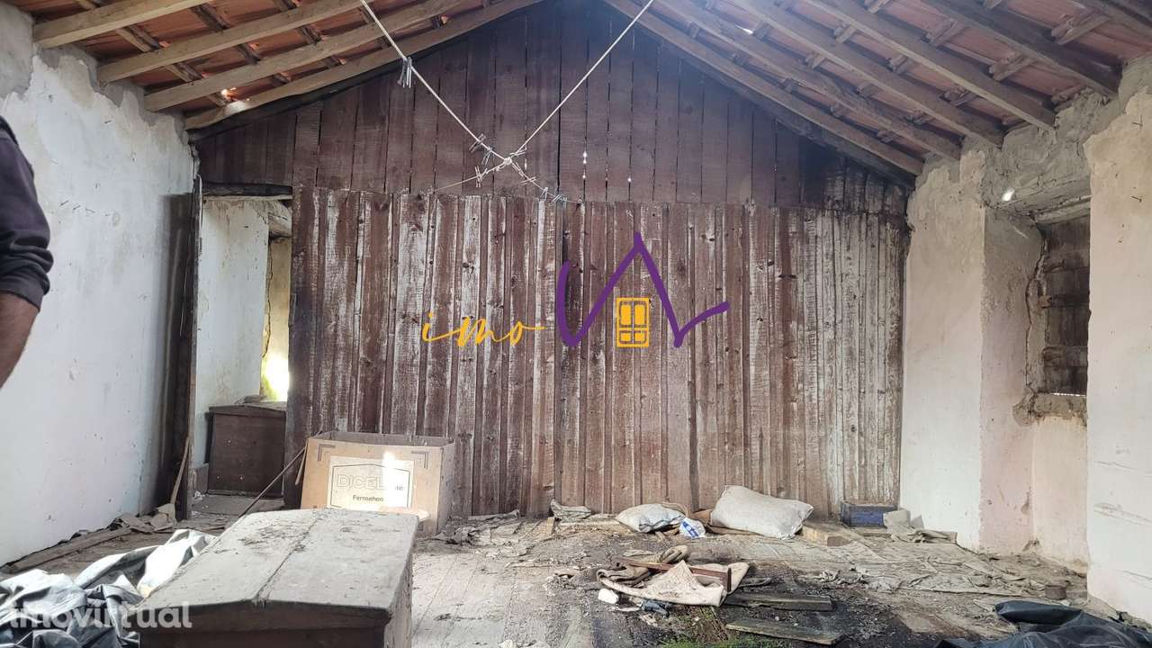 Moradia para remodelar junto à praia da Ereira - Grande imagem: 3/16