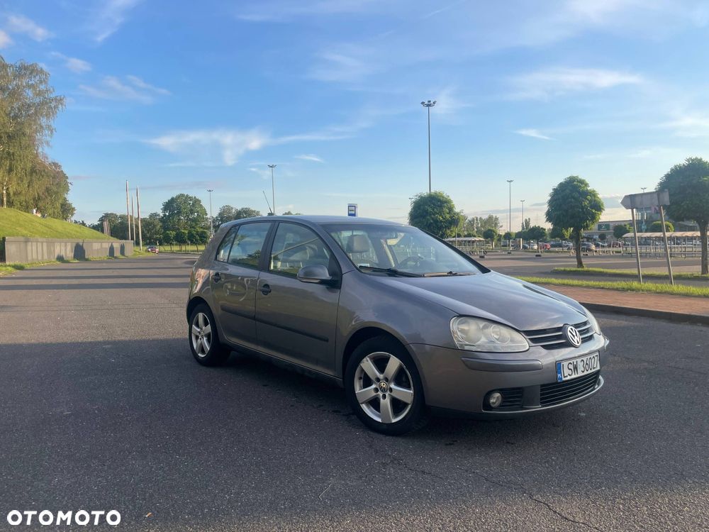 Volkswagen Golf - 1
