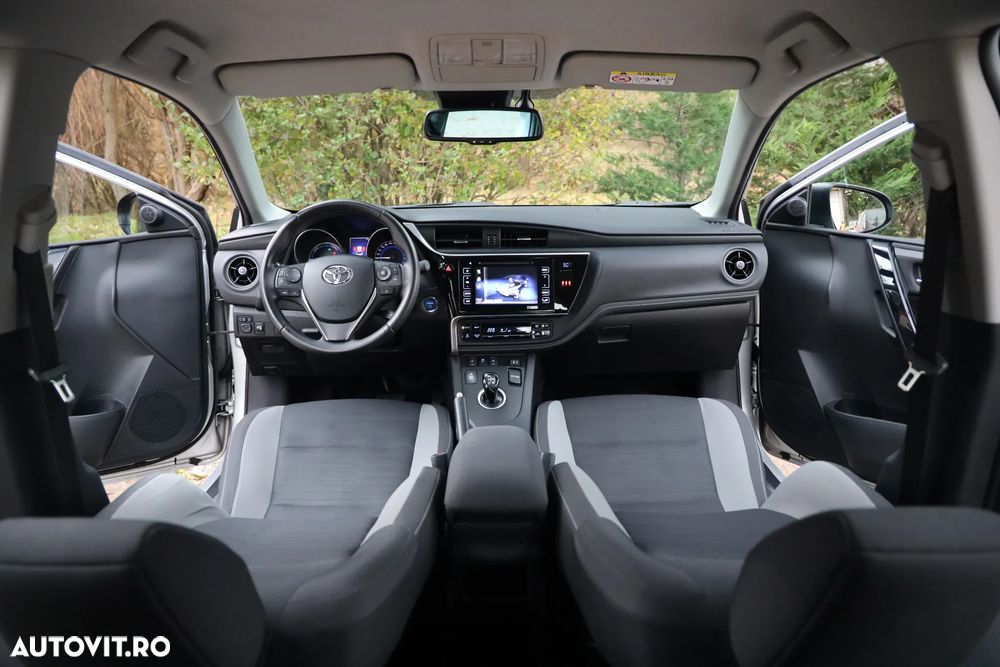 Toyota Auris 1.8 L VVT-i Hybrid Sol - 9